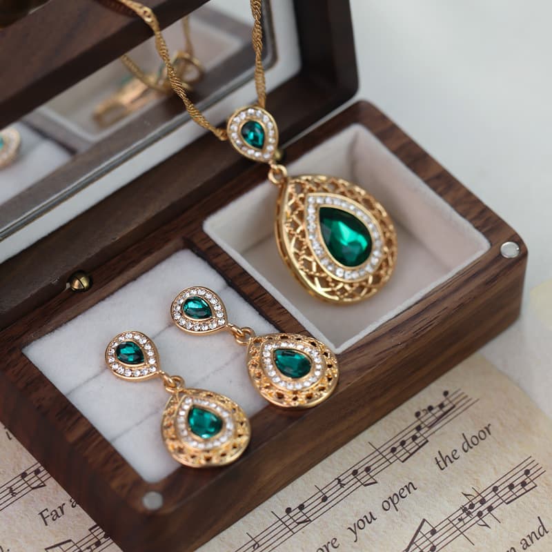 Luxurious Pendant & Earring Set